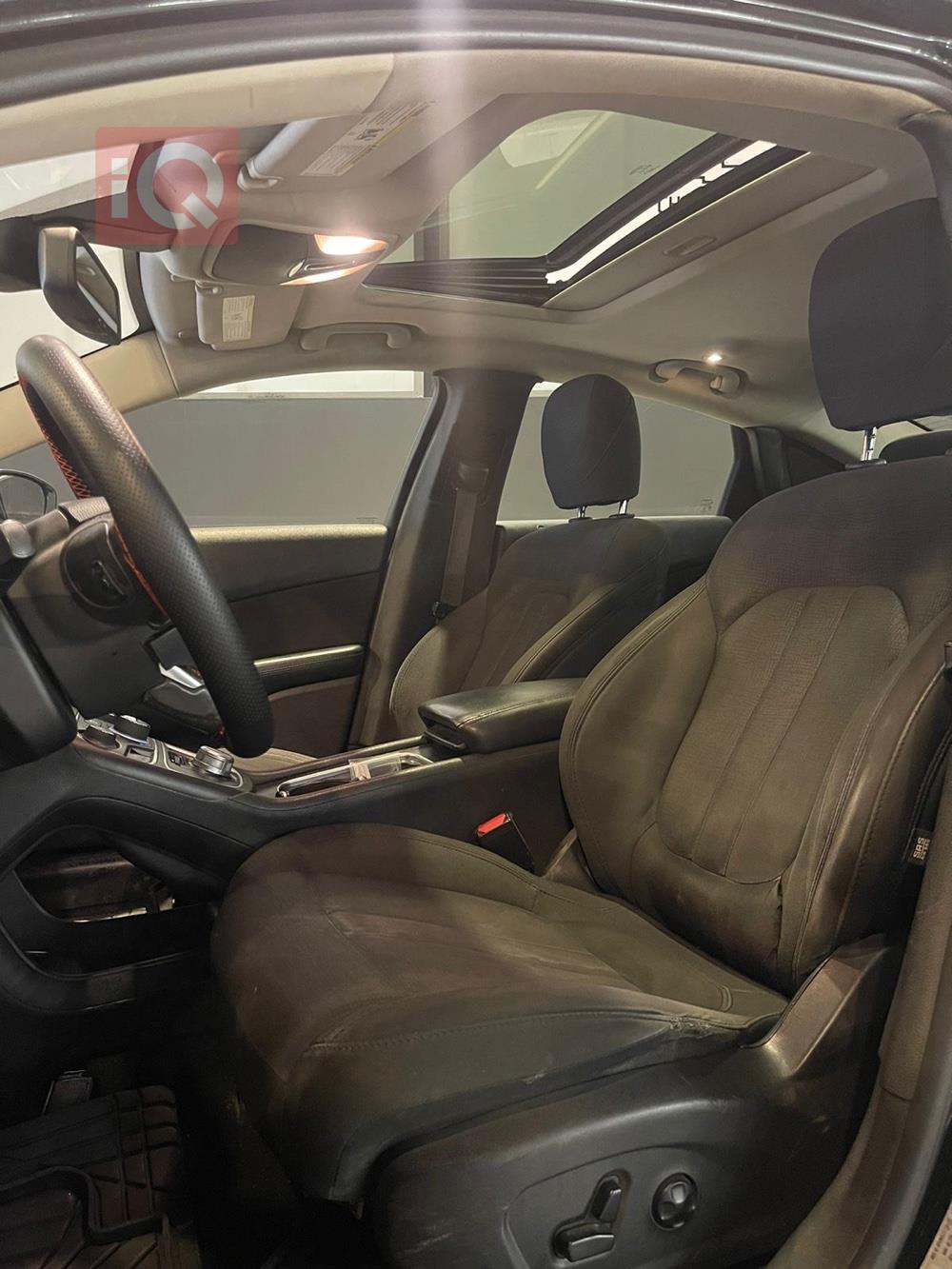 Chrysler 200